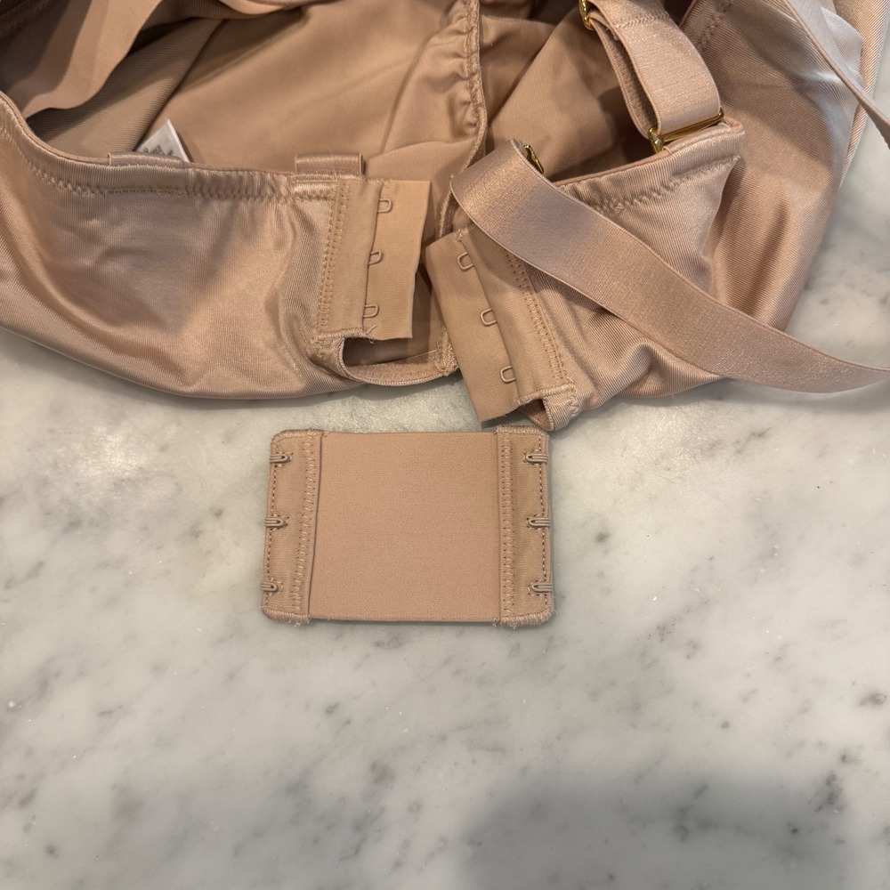 City Chic Nude Plunge Low Back Shapewear Bodysuit Size M 18 Style 00212234 - Picture 6 of 7